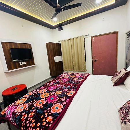The Nirmala Palace 호텔 Ayodhya 외부 사진