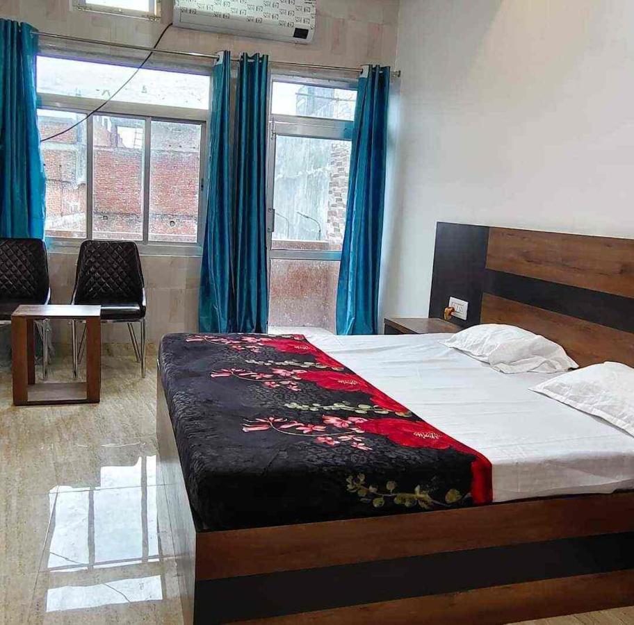 The Nirmala Palace 호텔 Ayodhya 외부 사진