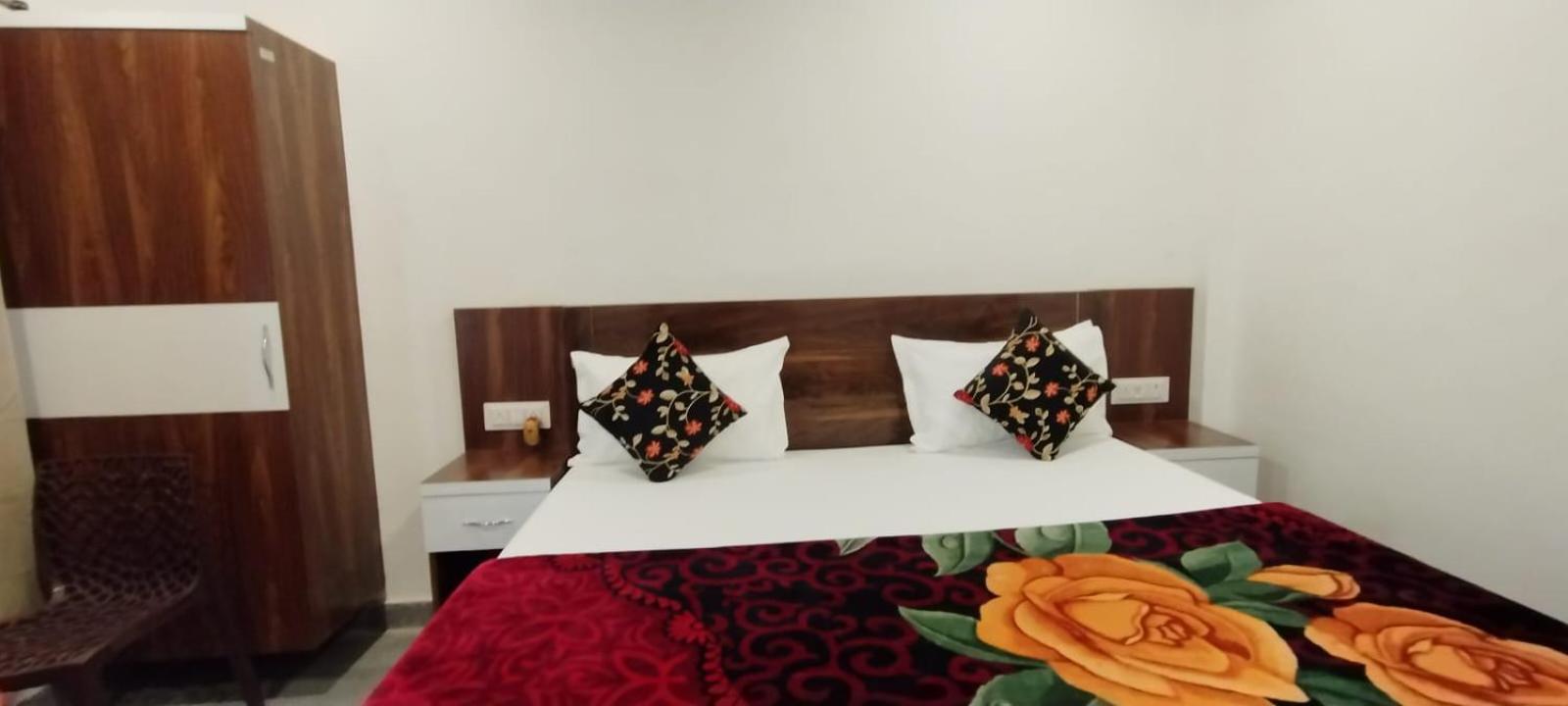 The Nirmala Palace 호텔 Ayodhya 외부 사진