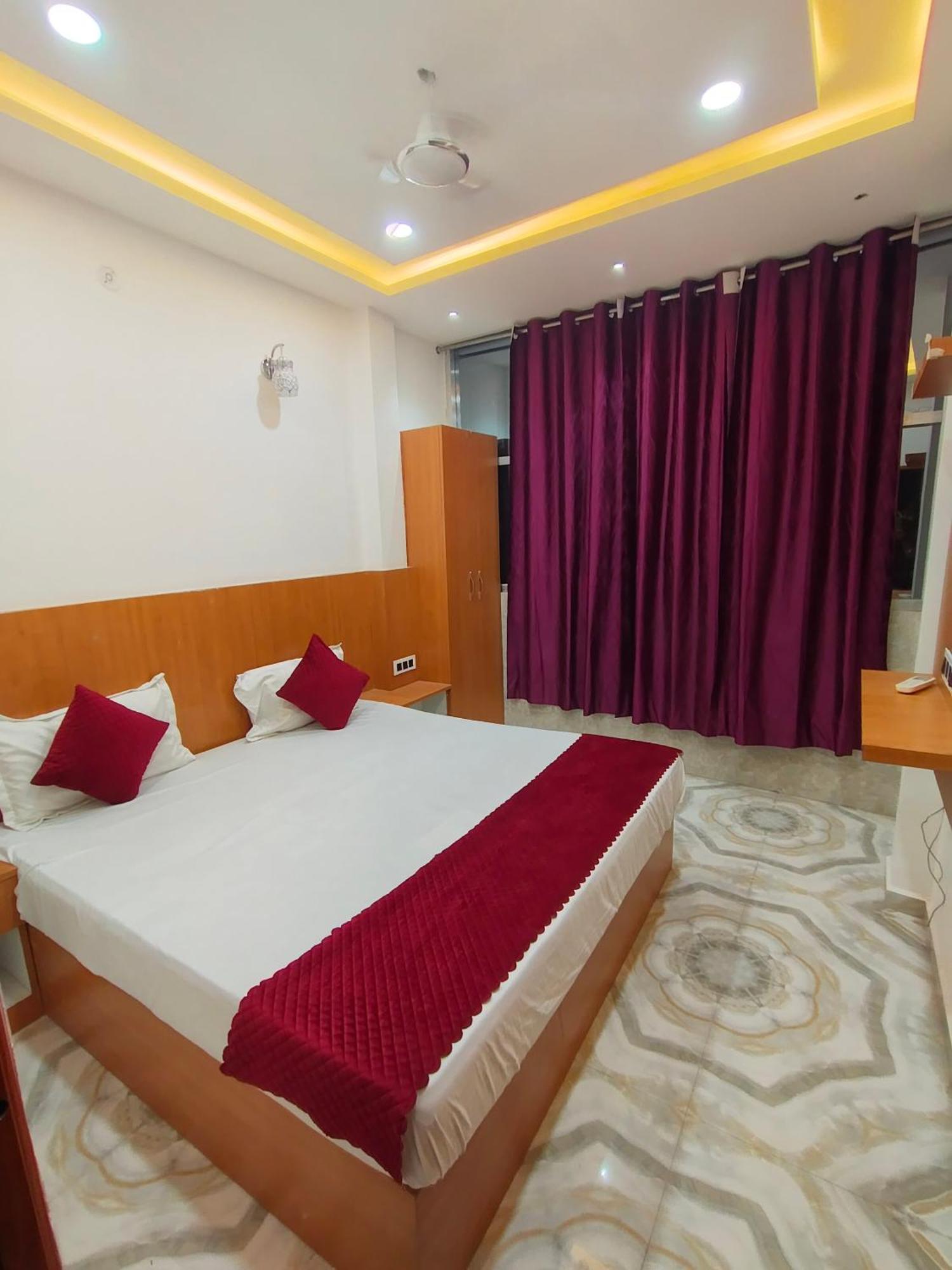 The Nirmala Palace 호텔 Ayodhya 외부 사진